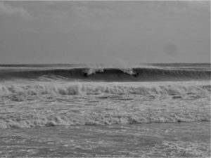 Bodyboarders sharing the peak at Meia Praia