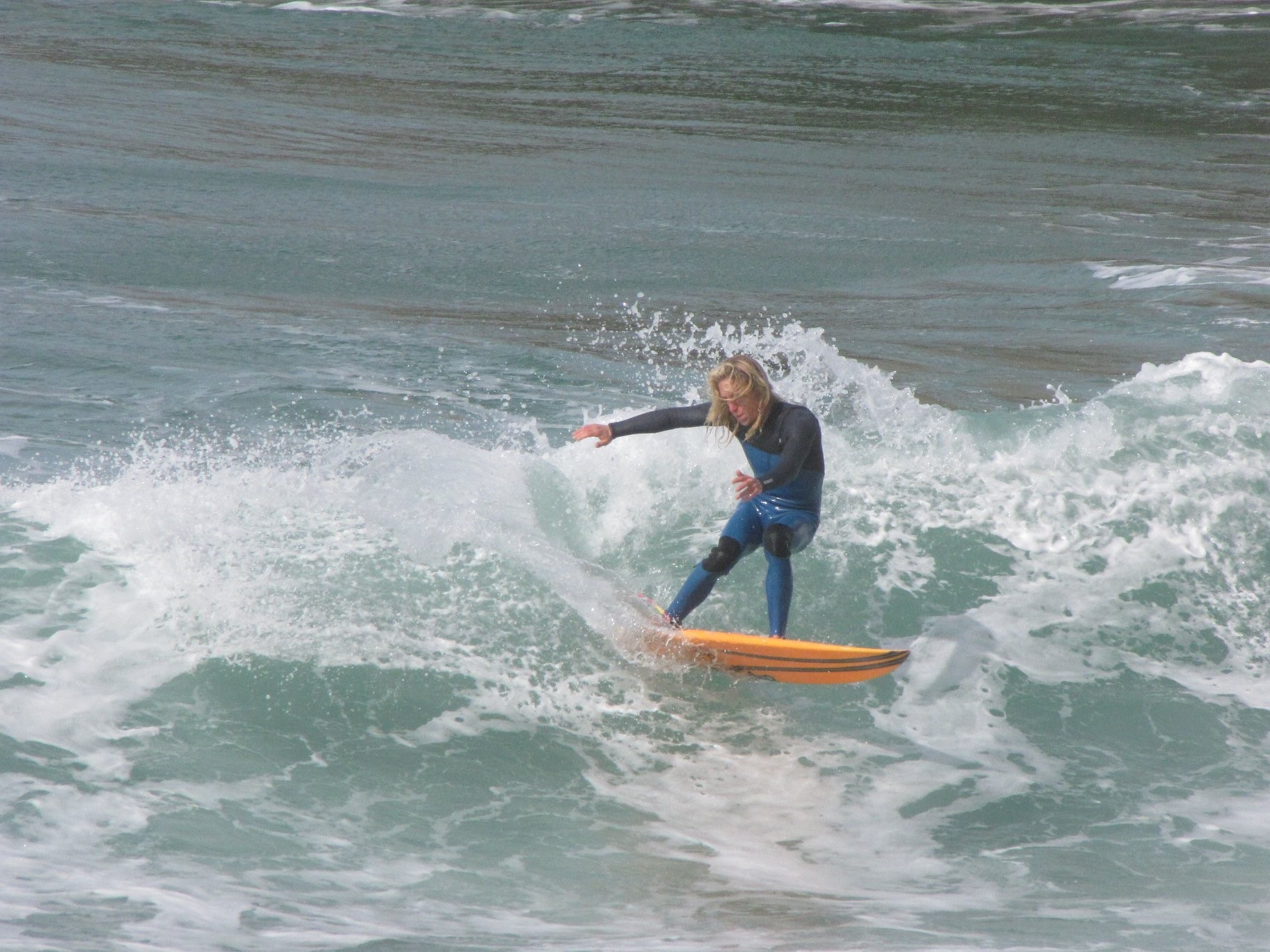 Surfguide algarve - Niels - finally getting a turn done on one of the waves on arrifana