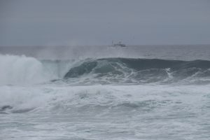 tonel surf wave