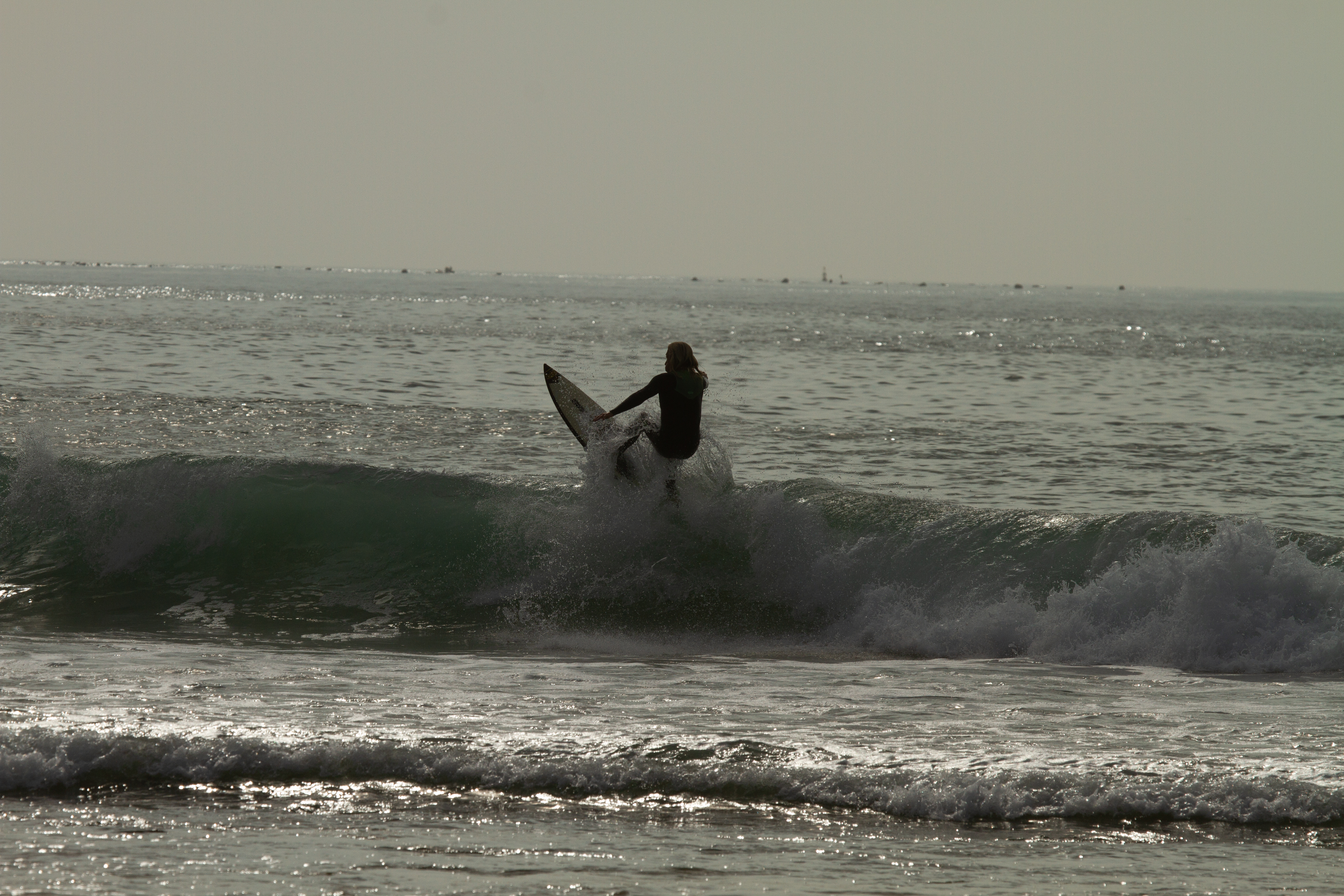 surfguide algarve tonel off the lip