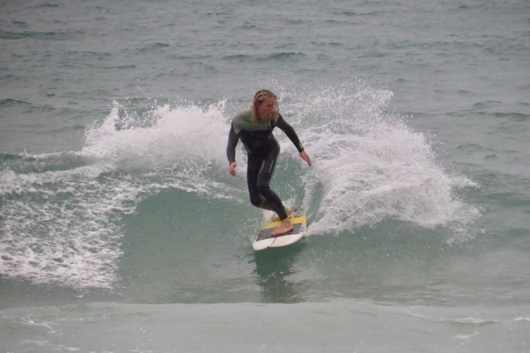 backside-small-wave-surfguide-algarve