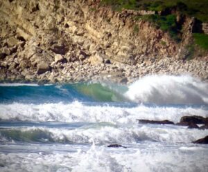 barrel-wave-algarve-portugal