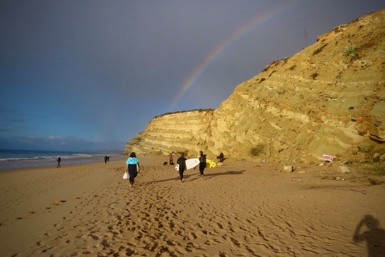 surfguide-algarve-porto-de-mos-rainbow-1