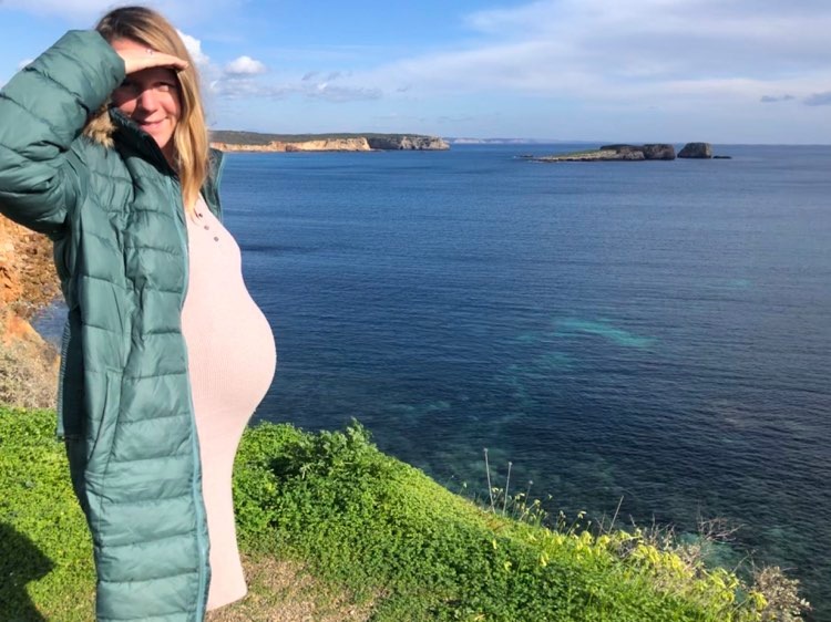 pregnant-surfgirl-sagres