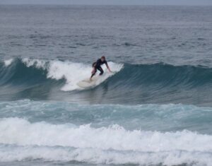 amado surf girl