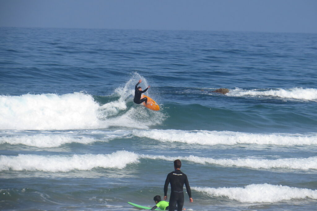 pro-surfer-cordoama-surfguide