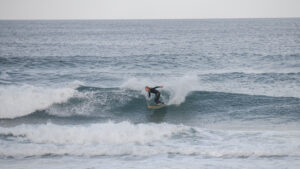 amado-surfguide-algarve-left-