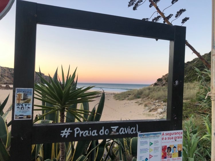 praia-do-zavial-surfguide-algarve