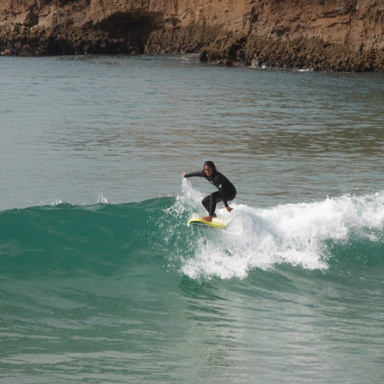 surfguide-algarve-guest-on-foamy-zavial