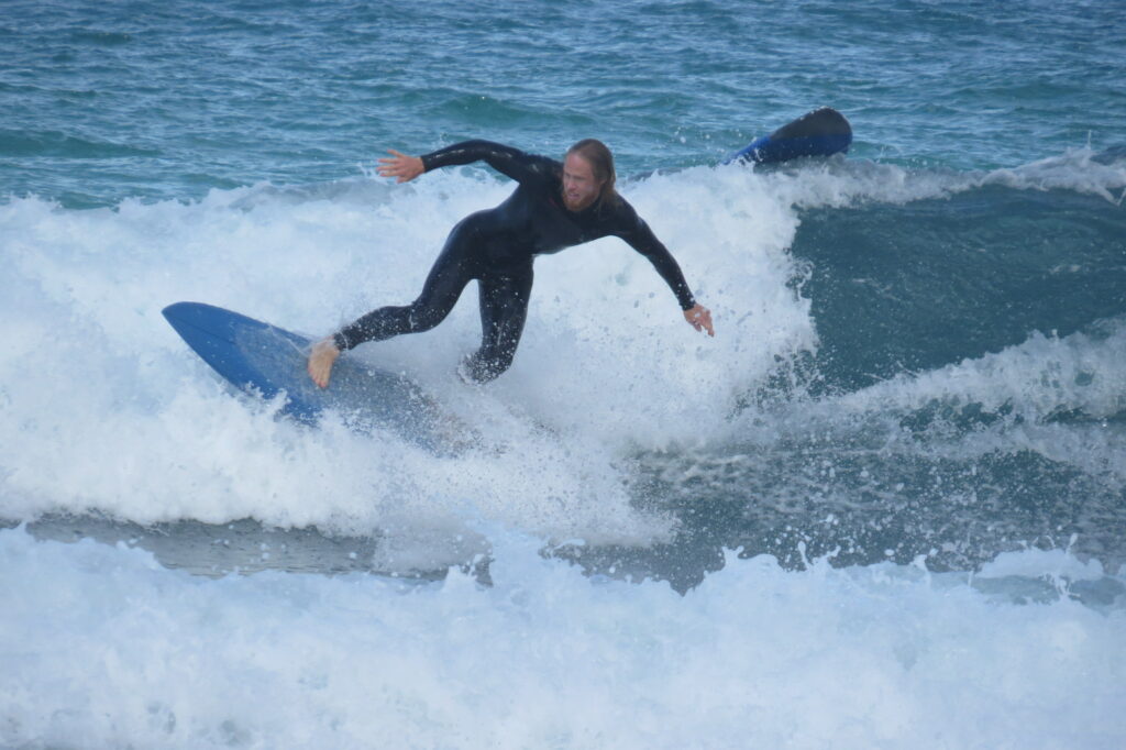 amado-foamclimb-surfer-surfguide-algarve