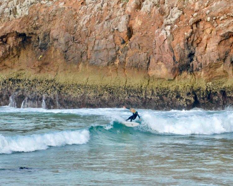 zavial-small-wave-surfguide-algarve