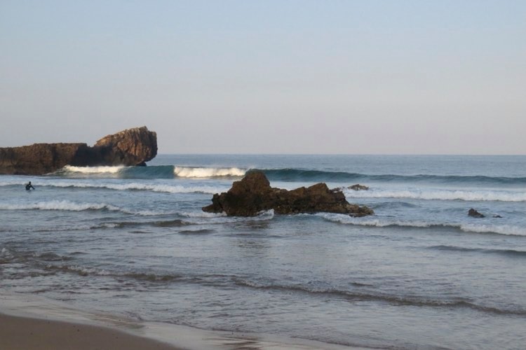 Sagres-Tonel-empty-wave-surfguide-algarve