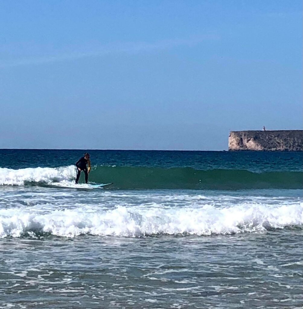 miss-surfguide-algarve-foamy-surf-tonel-sagres