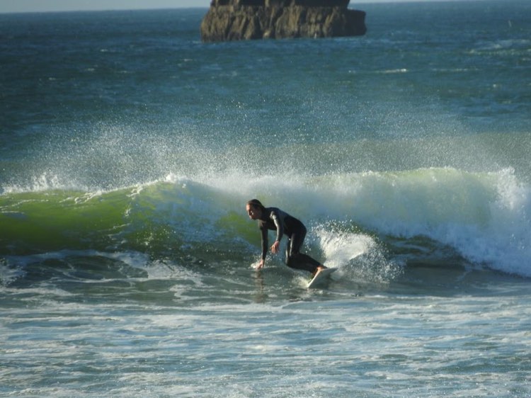 offshore-small-bottom-turn-surfguide-algarve