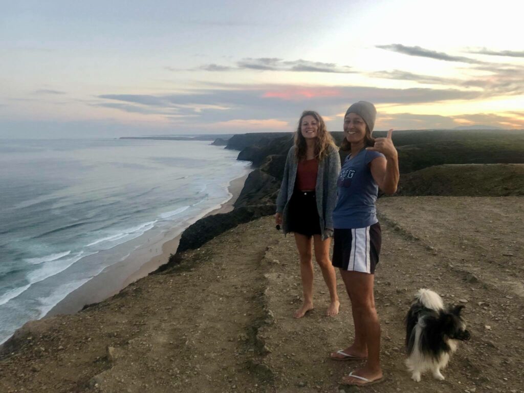 surfgirls-cordoama-beach-lookout-