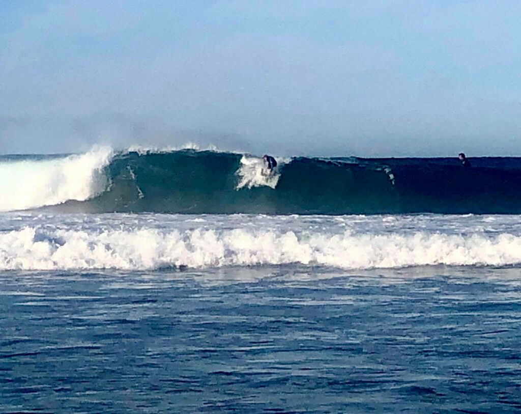 very-heavy-left-surfguide-algarve