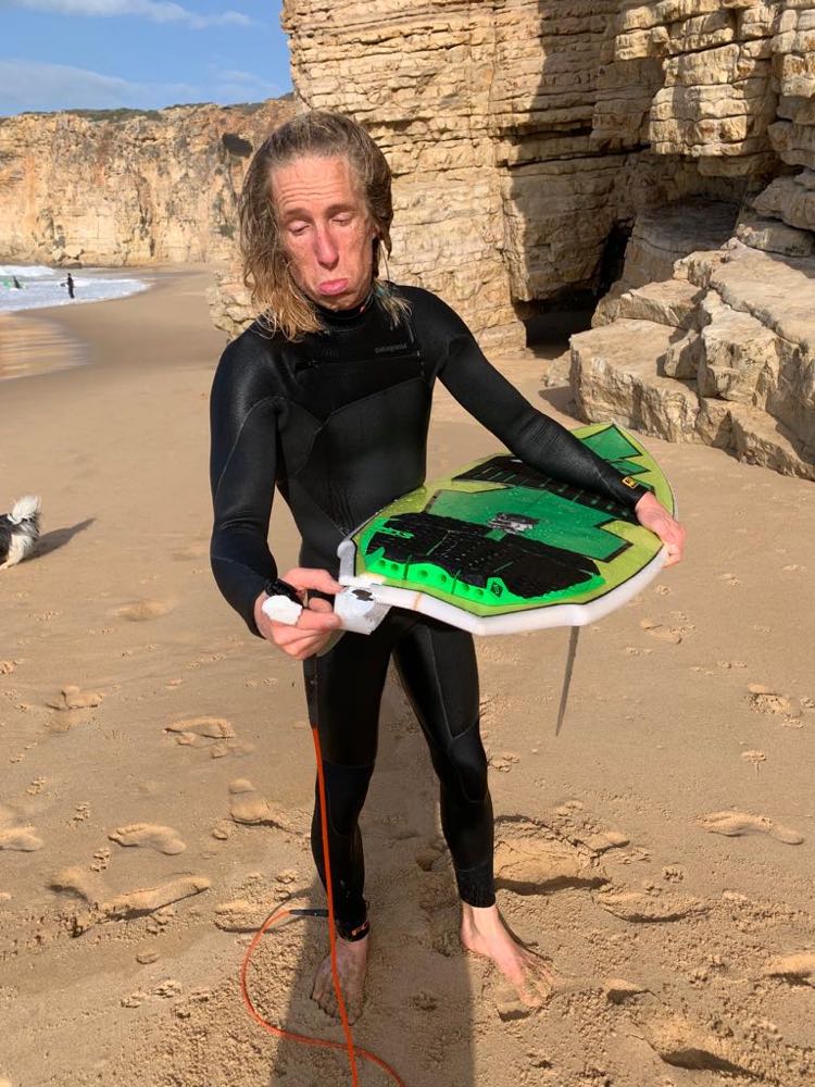 Surf guide algarve ugly face broken board