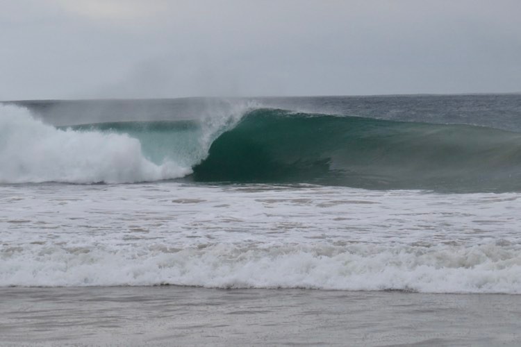 empty barrel beliche sagres surf guide mission