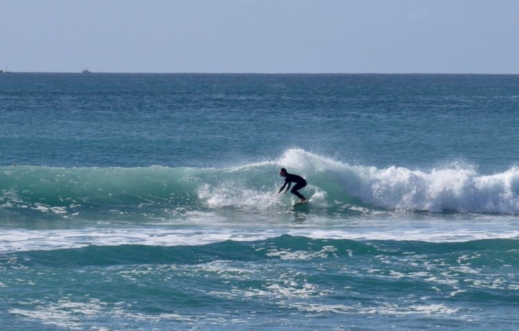 Surf Guide Algarve Barranco beach surfing
