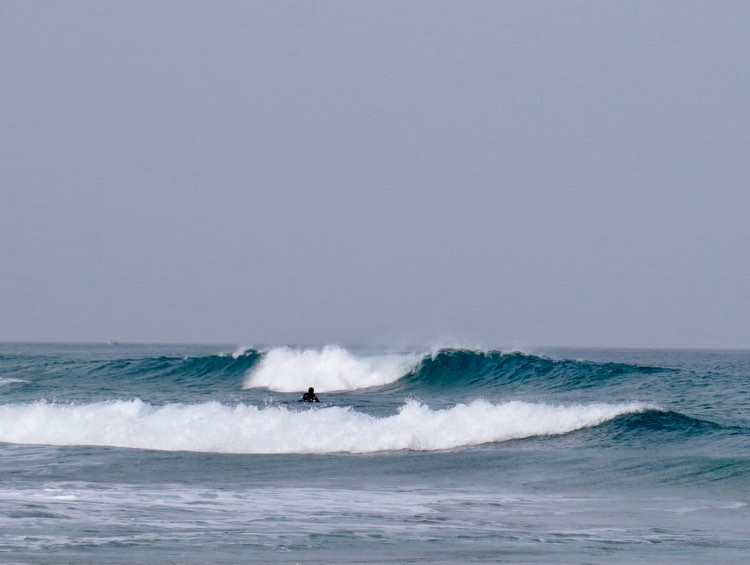 a frame wave surfing cordoama surf guide algarve