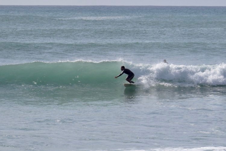 clean wave surfing barranco surf guide algarve