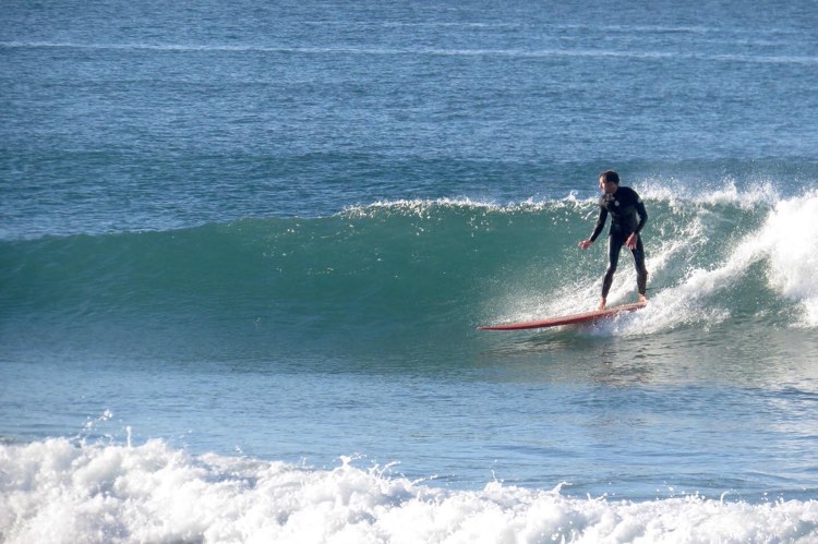 perfect right hand wave small wave zavial surf guide algarve