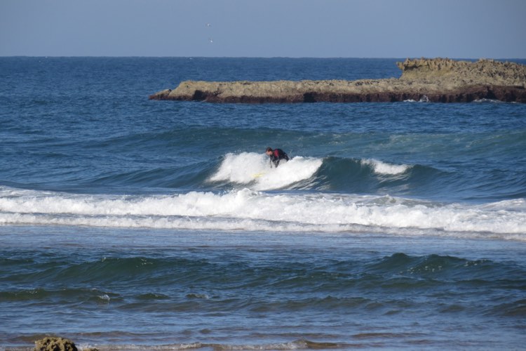 clean empty line up amado surf guide algarve easter friday