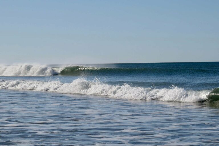 empty left zavial, surf guide algarve