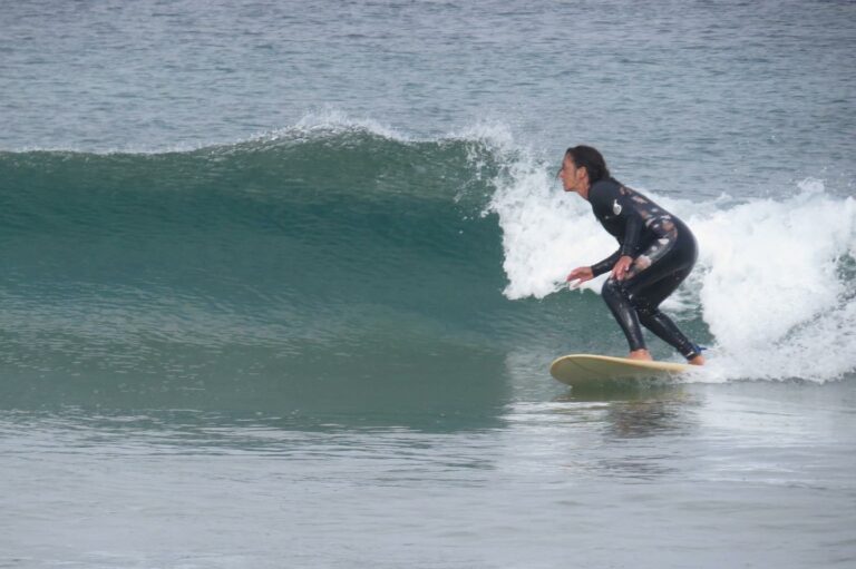Tonel Sagres surfer girl with surf guide algarve