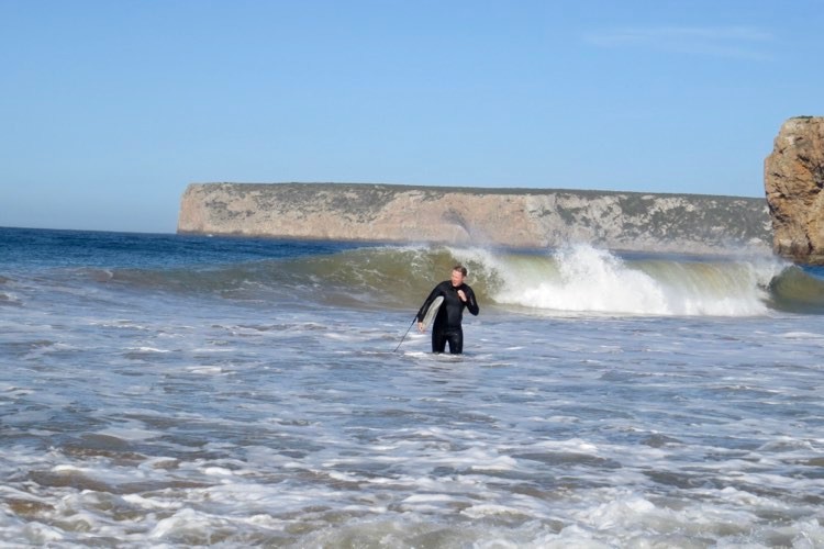 beliche surfing surf guide algarve empty