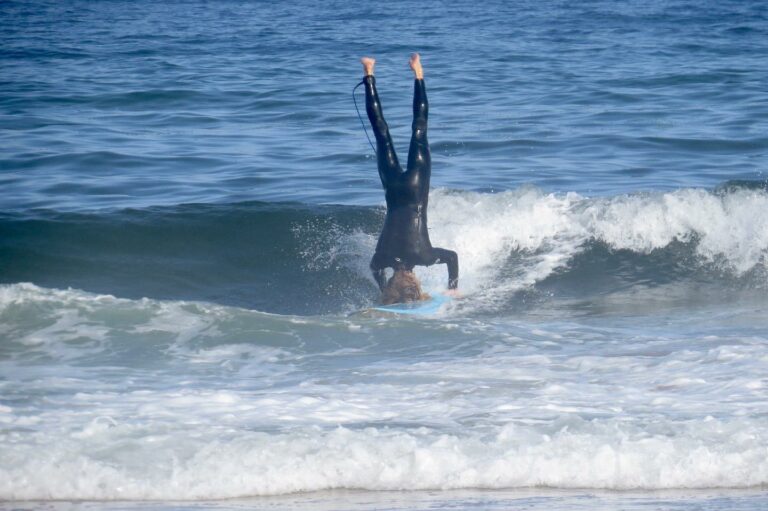 surf guide algarve surfing upside down cordoama