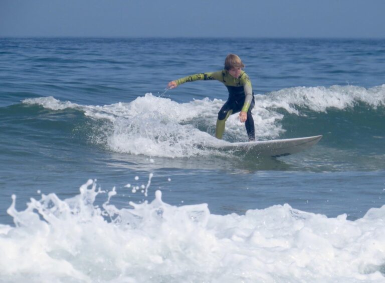 cutback surfing grommet surf guide algarve