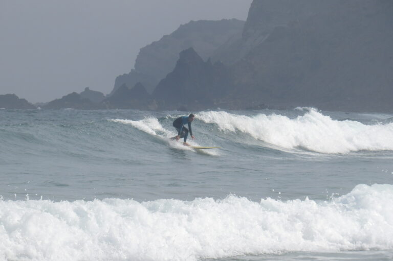 sagres surfing surf guide algarve