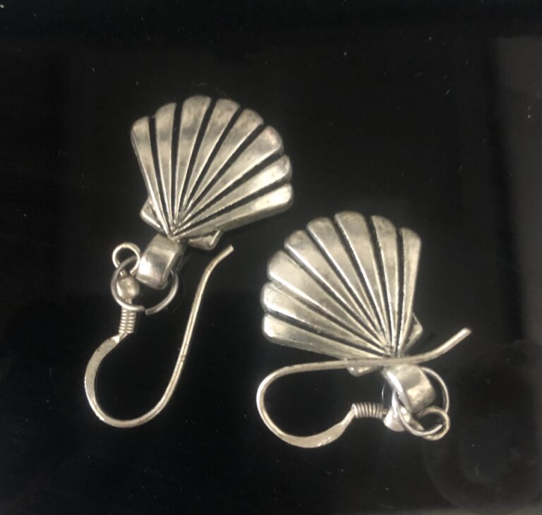 shell earrings