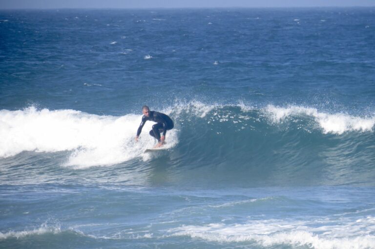 summer left hand wave surf guide algarve sagres