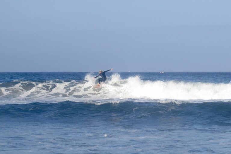 surf guide algarve doing the right thing castelejo surfing