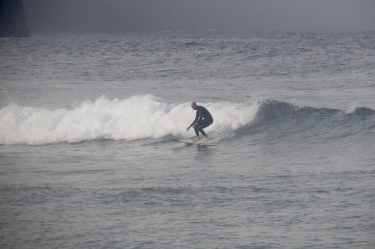 Barranco left surf guide Algarve