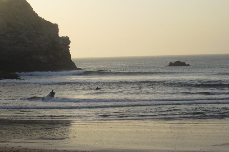 Barranco surfing first ones out
