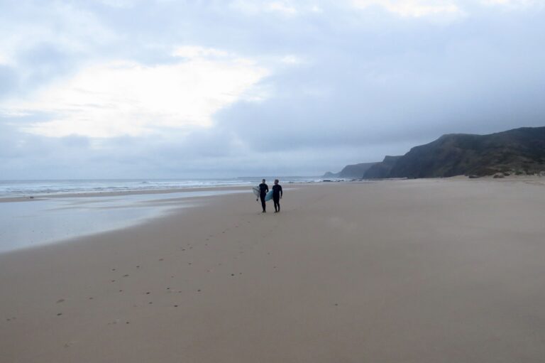 empty beaches surf guide algarve