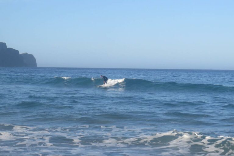 empty line up surfing with surf guide algarve