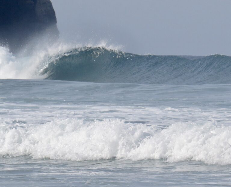 empty perfect waves surf guide algarve