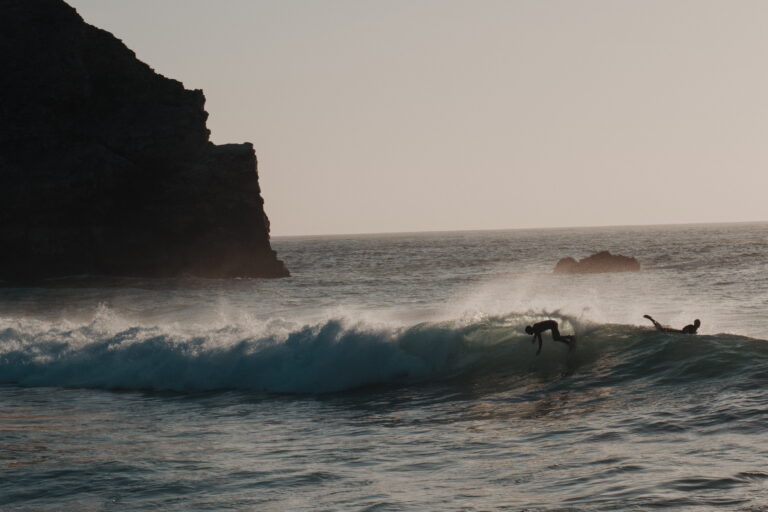 back side turn surfing barranco surf guide algarve