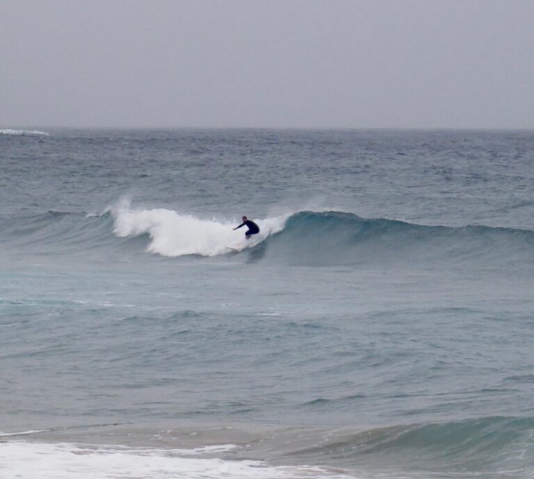 no one out, perfect waves, surf guide algarve