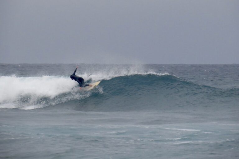 surfing zavial beach break turn surf guide algarve