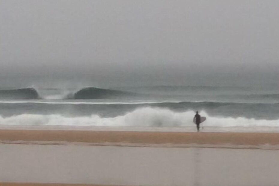 cordoama beach rainy surf guide algarve