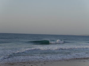 empty waves cabanas velhas surf guide algarve