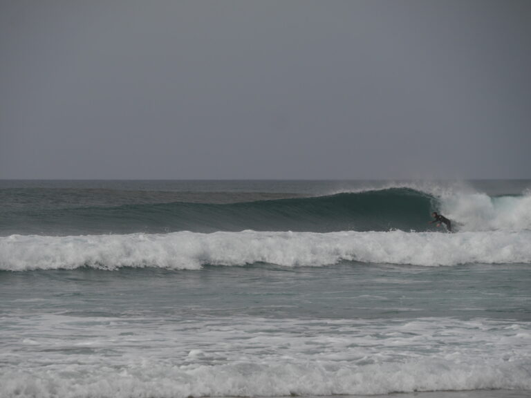 mr surf guide algarve clean wave cordoama