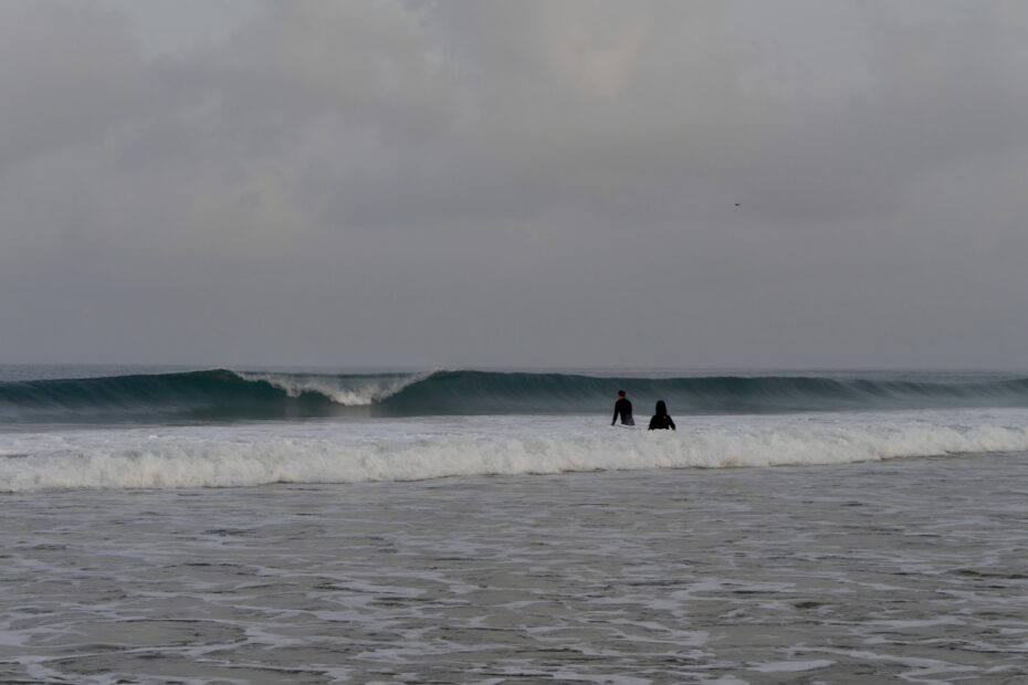 surf guide algarve clean small waves cordoama