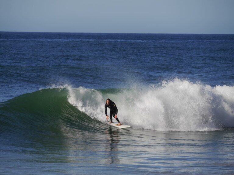 cabanas bottom turn surf guide algarve