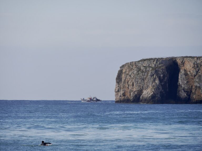 fishing boat sagres mareta surf guide algarve